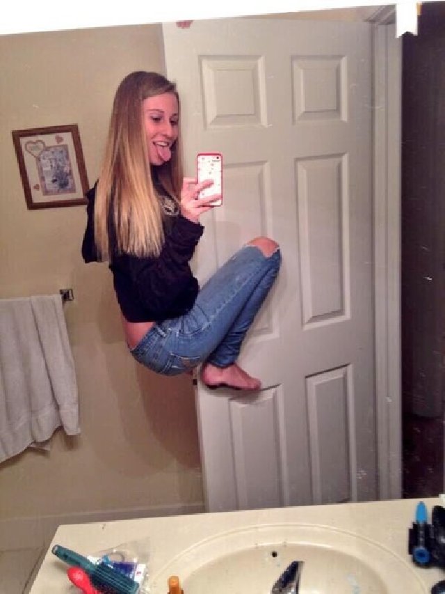 List Of 25 Selfies Gone Wrong That Became Viral On Social Media